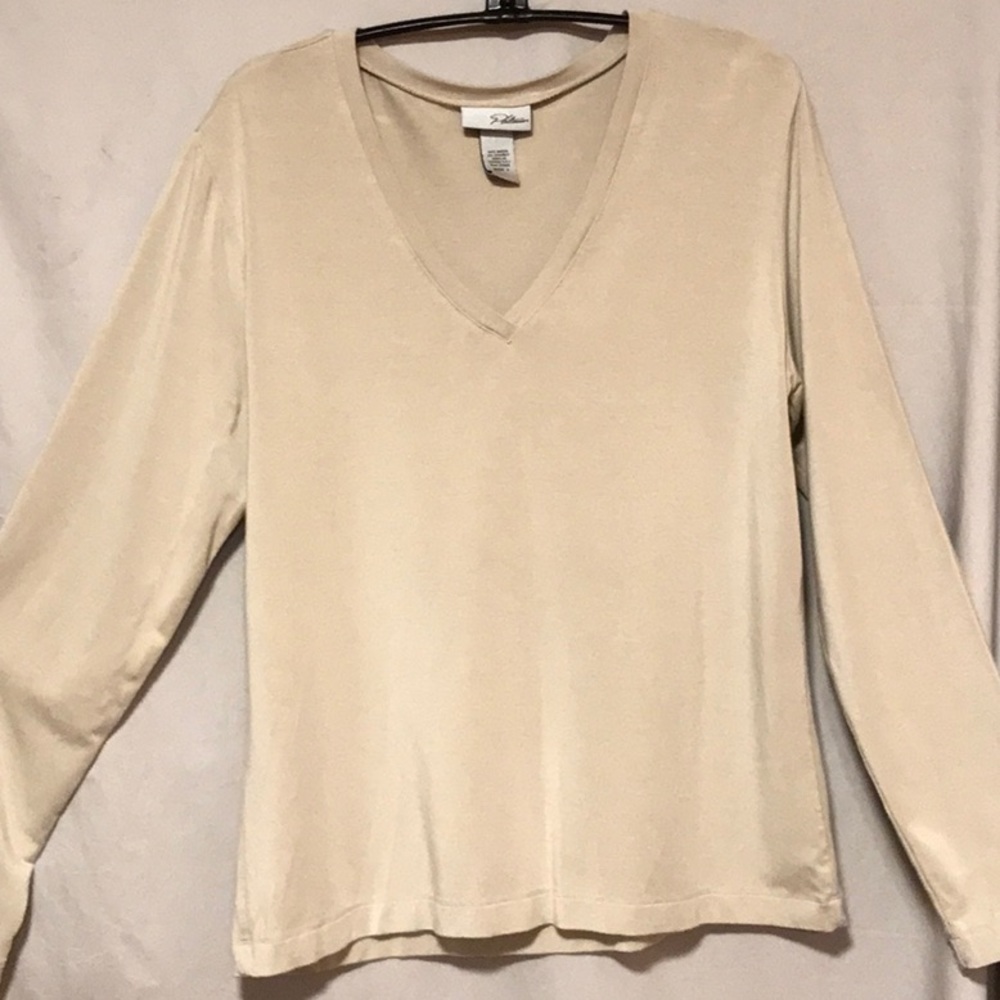 Chicos Tan V-neck Long Sleeve Top Size 1/M/8